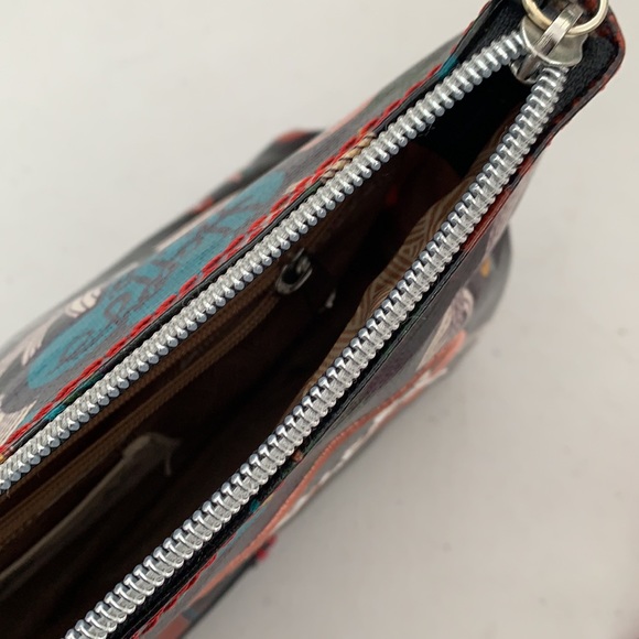 The Sak Makeup/‘Catch All’ Bag - Picture 3 of 11